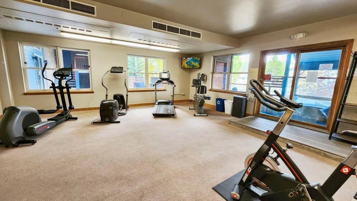 Cozy Studio With Shared Pool -3 Min To Ski Lift 布雷肯里奇 外观 照片