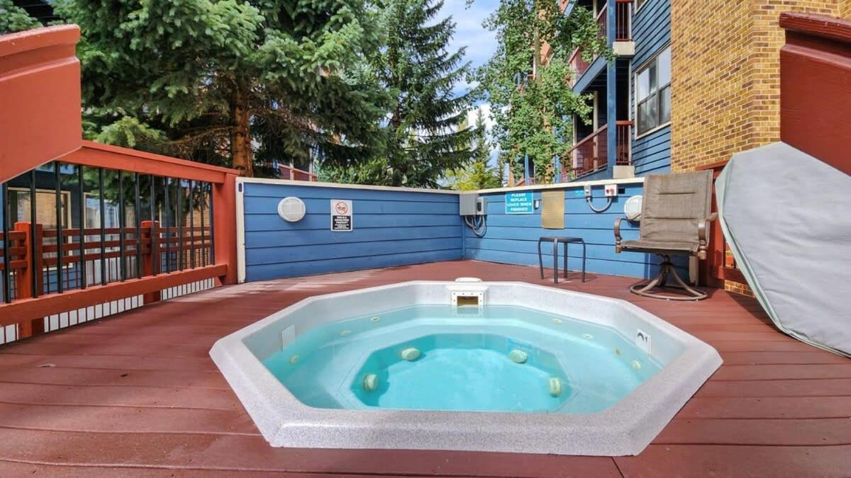 Cozy Studio With Shared Pool -3 Min To Ski Lift 布雷肯里奇 外观 照片